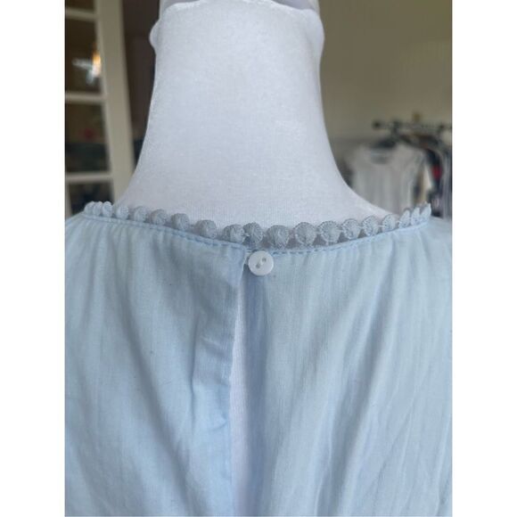 Shein blue dress with ruffles, tag says large but I’m a 6 and it fit me perfectl - Picture 4 of 7